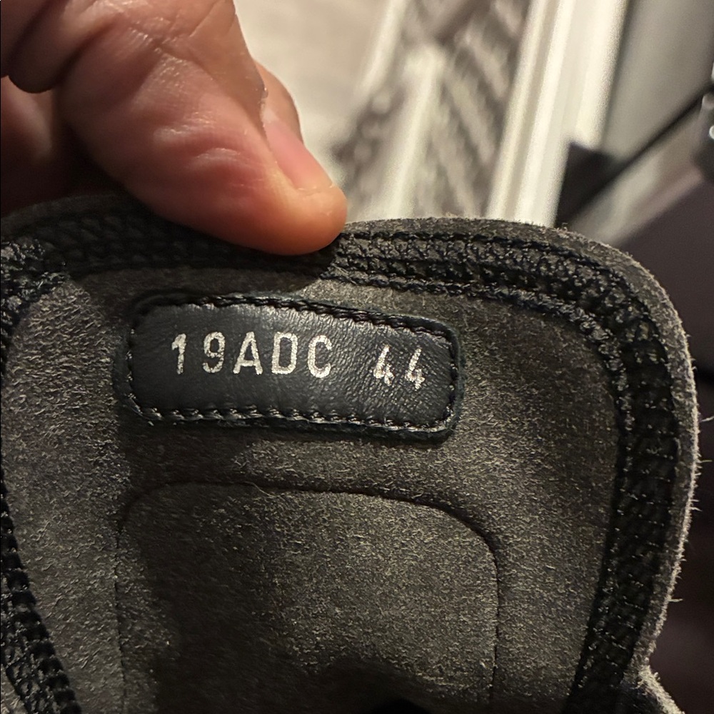 Dior Men's Gray and Black Logo Sneakers - Picture 2 of 7